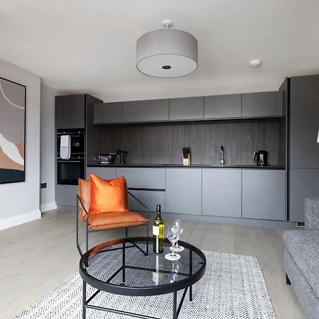 אדינבורו Dragon Suites - City Centre Castle View 1 Bed Apartment מראה חיצוני תמונה